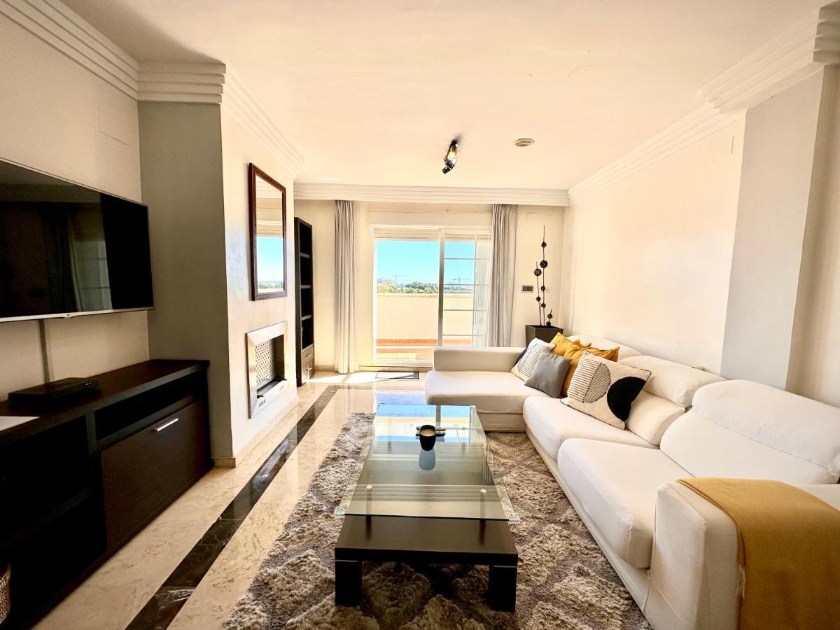 Moderno Apartamento Con Preciosas Vistas Al Mar En Urbanizacion Con Piscina - Rio Real 11 2G Marbella Exterior photo