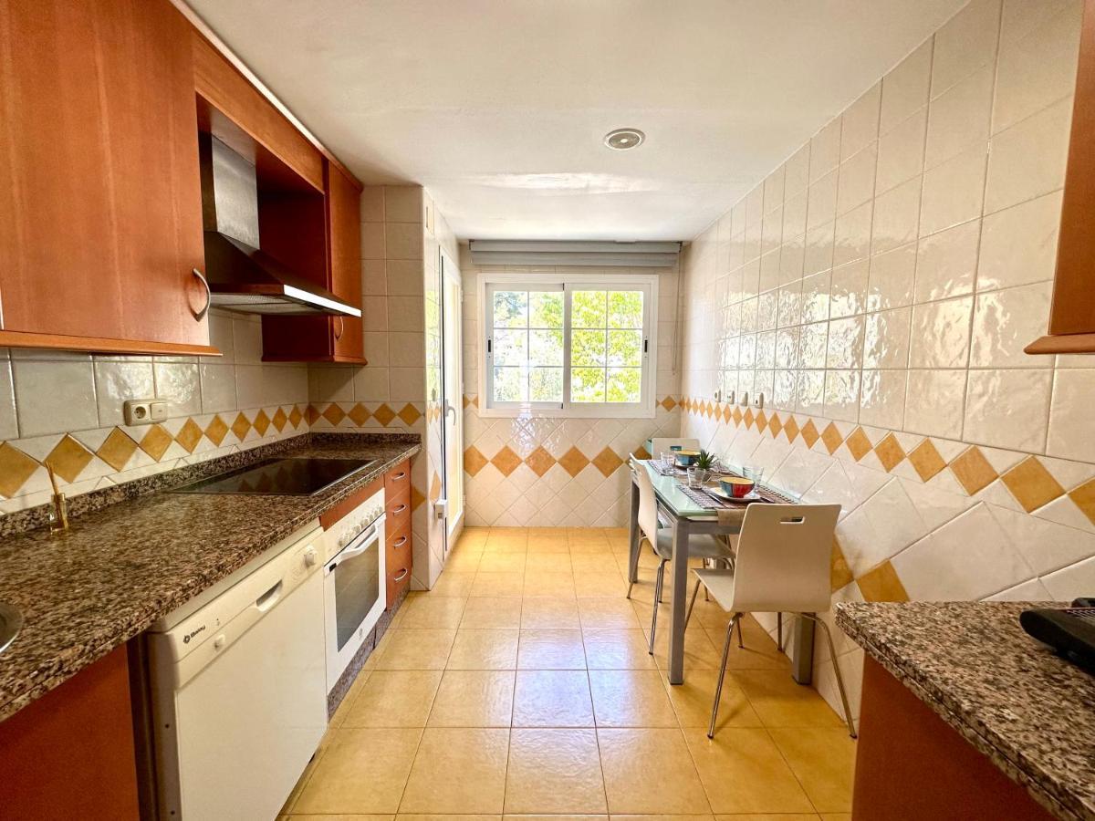 Moderno Apartamento Con Preciosas Vistas Al Mar En Urbanizacion Con Piscina - Rio Real 11 2G Marbella Exterior photo