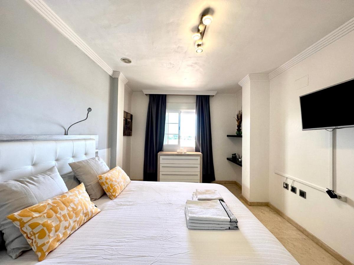 Moderno Apartamento Con Preciosas Vistas Al Mar En Urbanizacion Con Piscina - Rio Real 11 2G Marbella Exterior photo