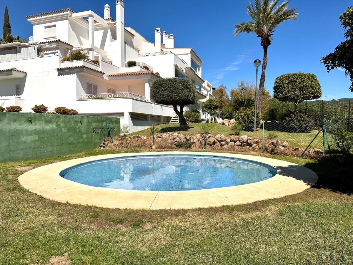 Moderno Apartamento Con Preciosas Vistas Al Mar En Urbanizacion Con Piscina - Rio Real 11 2G Marbella Exterior photo