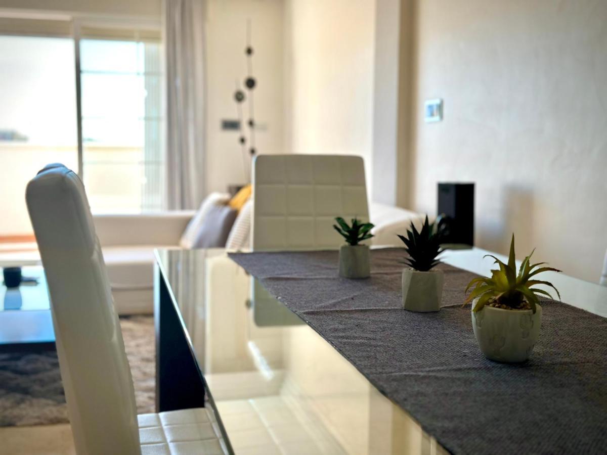 Moderno Apartamento Con Preciosas Vistas Al Mar En Urbanizacion Con Piscina - Rio Real 11 2G Marbella Exterior photo
