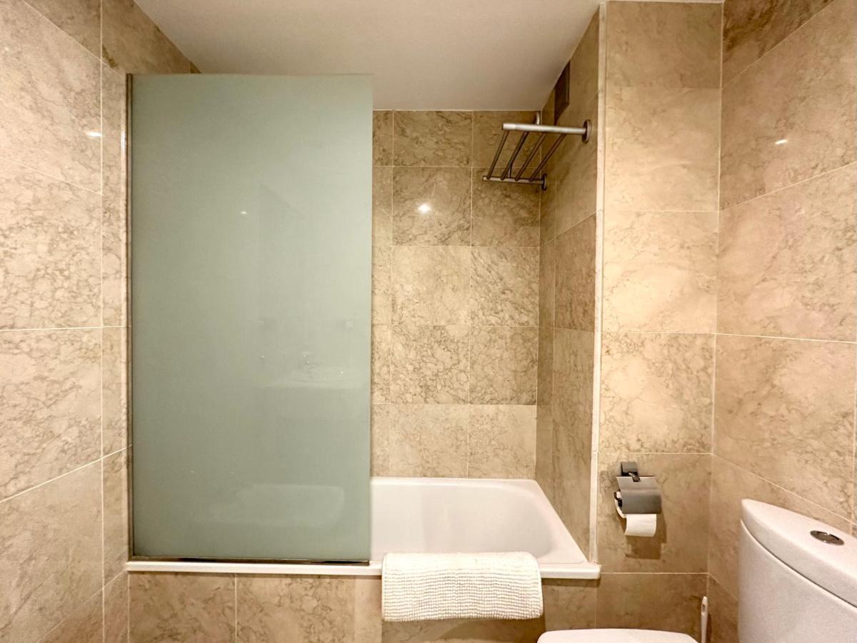 Moderno Apartamento Con Preciosas Vistas Al Mar En Urbanizacion Con Piscina - Rio Real 11 2G Marbella Exterior photo
